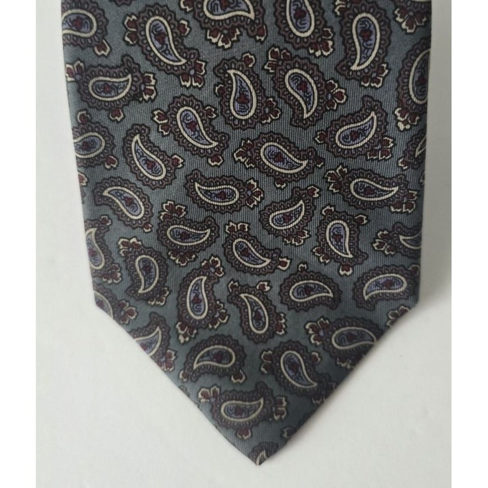 Mario Valentino Mens Grey Paisley Silk Tie Made in USA Italian Silk WPL 2831